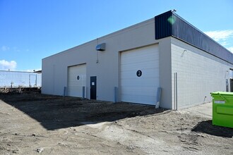 11222B 87 Av, Fort Saskatchewan, AB à louer Photo de l’immeuble– Image 2 sur 8