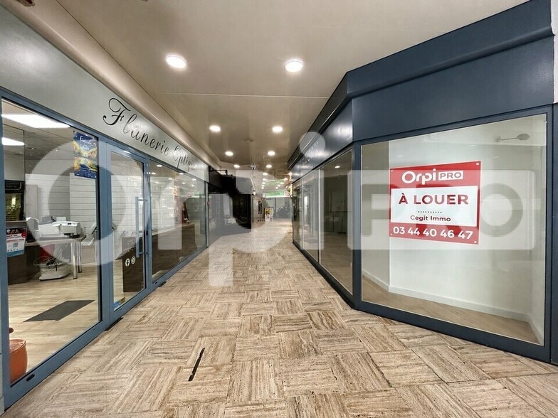 Local commercial dans Compiègne à louer - Hall d’entrée – Image 2 sur 5
