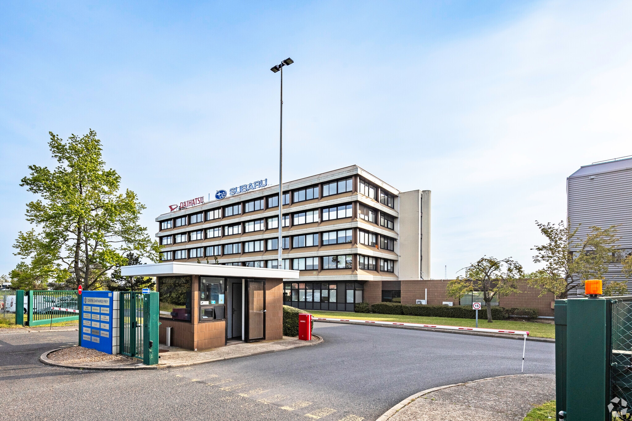 1 Avenue Du Fief, Saint-Ouen-l'Aumône à louer Photo principale– Image 1 sur 3