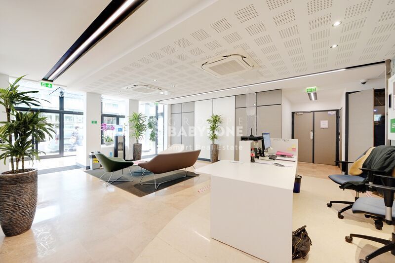 Bureau dans Levallois Perret à louer Hall d’entrée– Image 1 sur 10