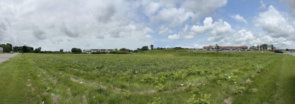 Fairplain Dr, Benton Harbor, MI à vendre - Photo de l’immeuble – Image 2 sur 5