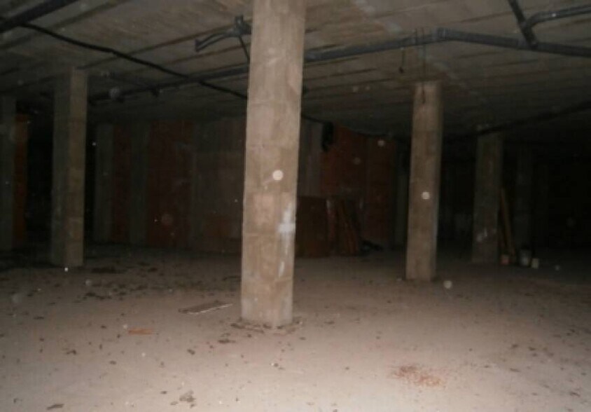 Local commercial dans León à vendre - Photo de l’immeuble – Image 2 sur 2