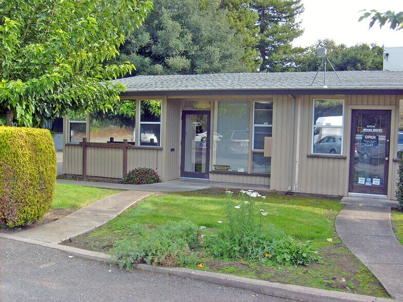 4000 Montgomery Dr, Santa Rosa, CA à louer - Photo de l’immeuble – Image 2 sur 4