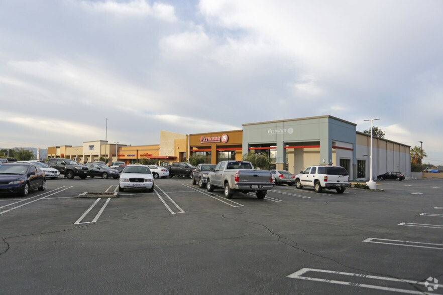 119-207 N Grand Ave, Covina, CA à louer - Photo de l’immeuble – Image 2 sur 3