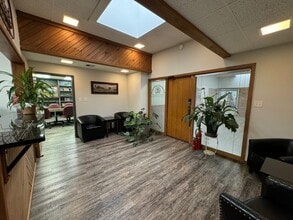 320 E Carl Albert Pky, Mcalester, OK à louer Photo intérieure– Image 2 sur 9