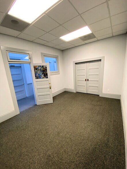 111-115 N State St, Ukiah, CA à louer - Photo intérieure – Image 3 sur 5