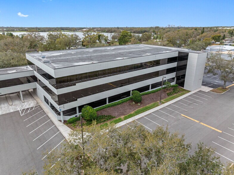 6801 E Hillsborough Ave, Tampa, FL à louer - Aérien – Image 1 sur 80