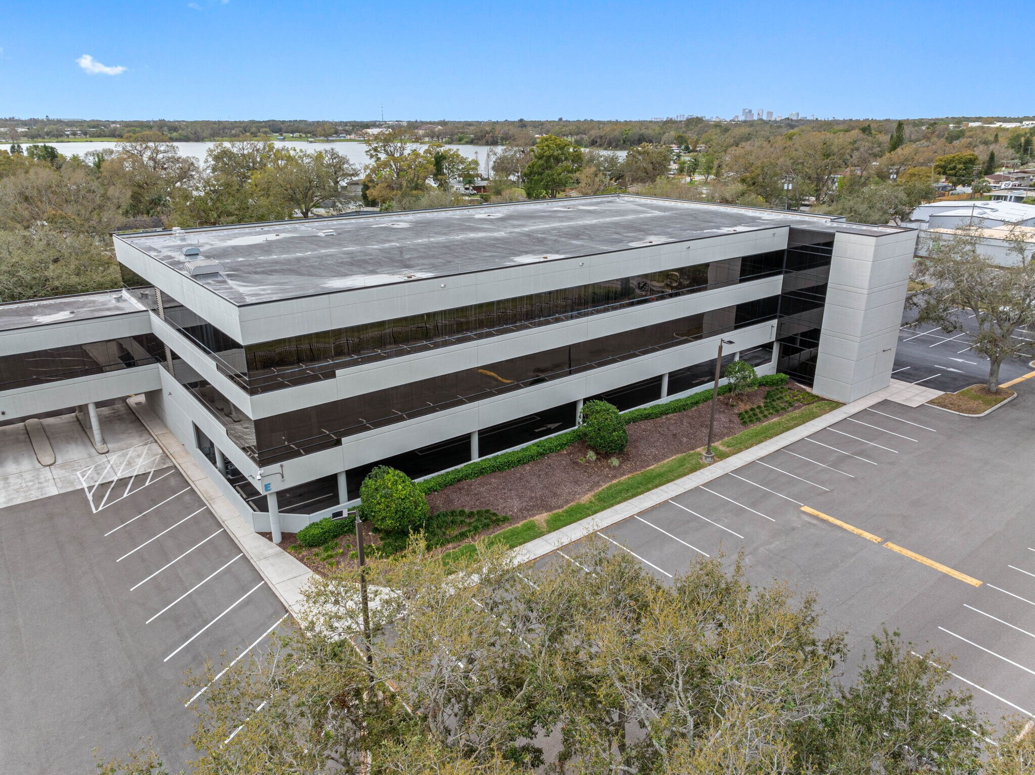 6801 E Hillsborough Ave, Tampa, FL à louer Aérien– Image 1 sur 81