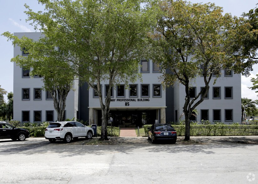 85 Grand Canal Dr, Miami, FL à louer - Photo de l’immeuble – Image 3 sur 5