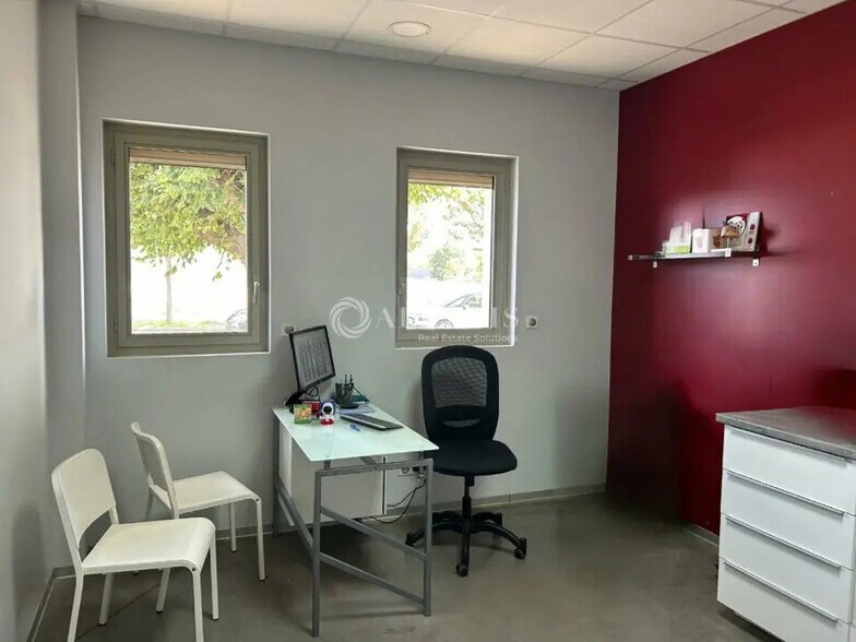 Bureau dans Truyes à vendre - Photo intérieure – Image 3 sur 5