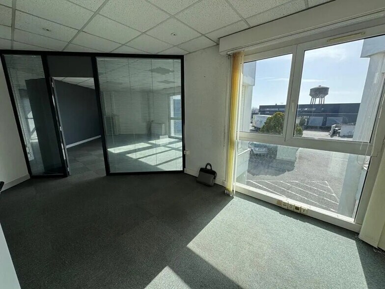 Bureau dans Cugnaux à louer - Photo de l’immeuble – Image 3 sur 9