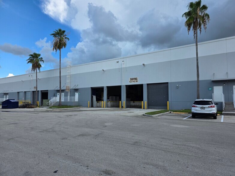 4405-4493 NW 97th Ave, Doral, FL à louer - Photo de l’immeuble – Image 2 sur 10