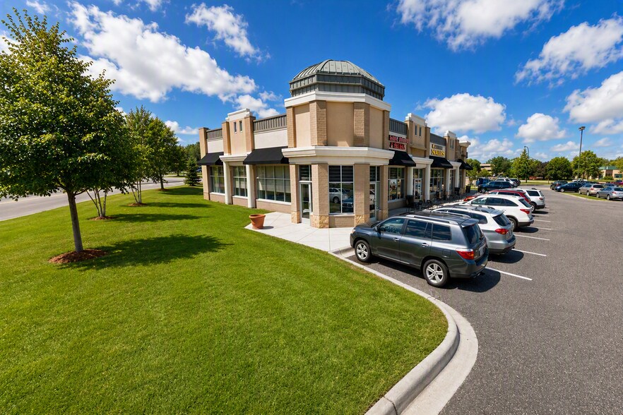 10100-10200 N 6th Ave, Plymouth, MN à louer - Photo de l’immeuble – Image 3 sur 9