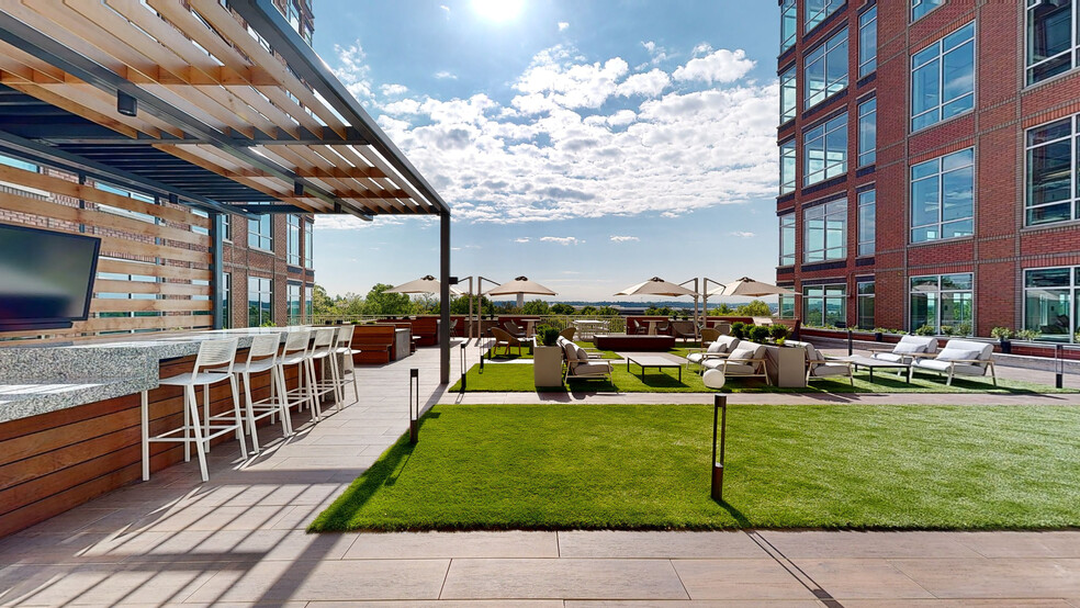2777 Crystal Dr, Arlington, VA à louer - Numérisation 3D Matterport – Image 2 sur 48