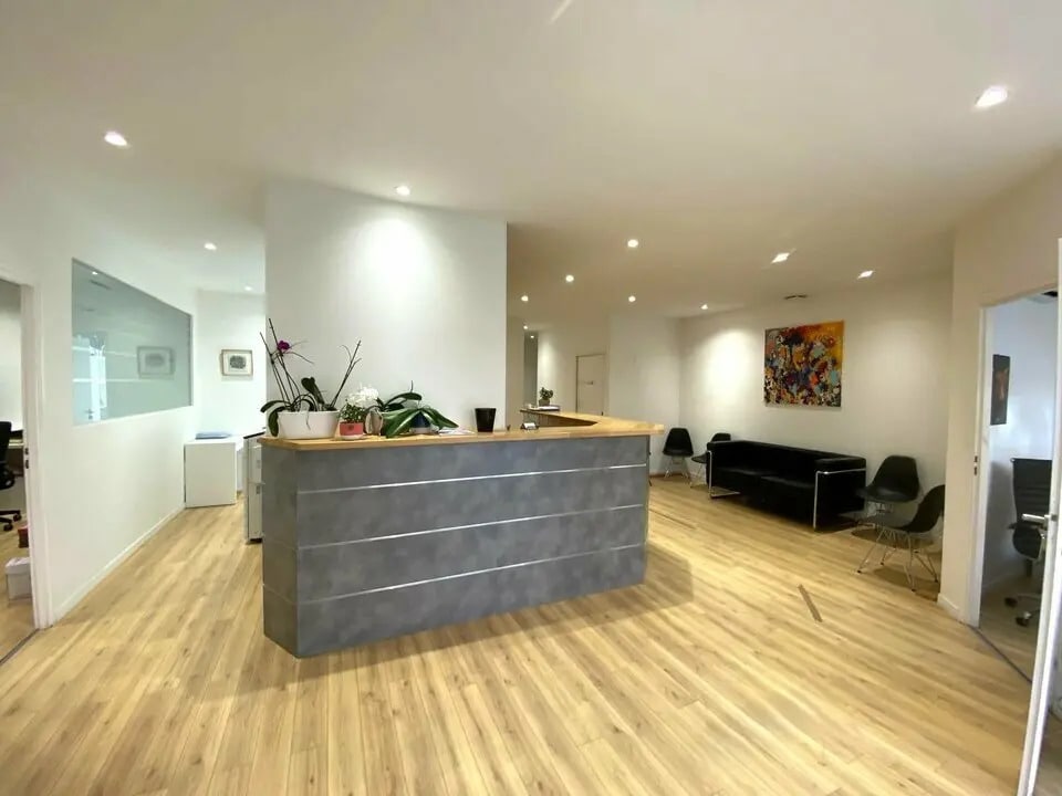 Local commercial dans Saint-Laurent-du-Var à louer Photo intérieure– Image 1 sur 8