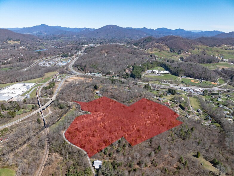 00 Woodland Dr, Waynesville, NC à vendre - Photo de l’immeuble – Image 2 sur 19