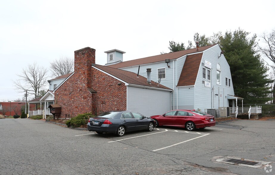 28 Main St, East Hartford, CT à louer - Photo de l’immeuble – Image 3 sur 15