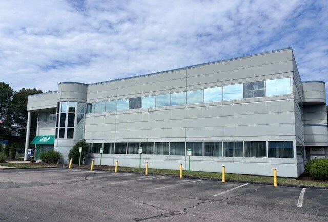 11 Huron Dr, Natick, MA à louer - Photo de l’immeuble – Image 2 sur 7