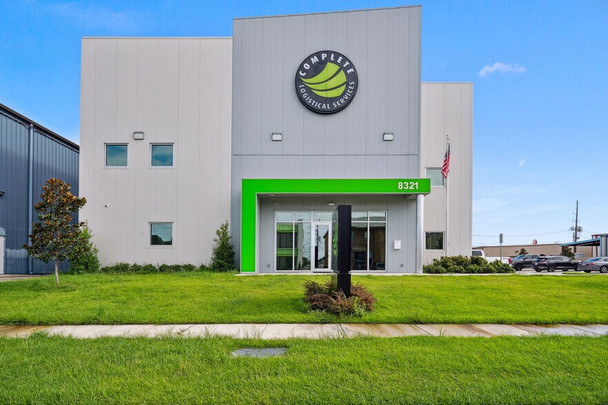 8321 Lafitte Ct, Chalmette, LA à vendre - Photo principale – Image 1 sur 9