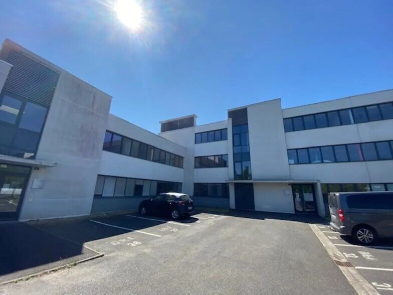 Bureau dans Rennes à louer - Photo de l’immeuble – Image 1 sur 21