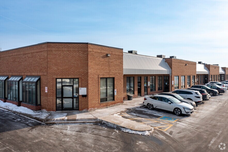 150 Britannia Rd E, Mississauga, ON à louer - Photo de l’immeuble – Image 2 sur 3