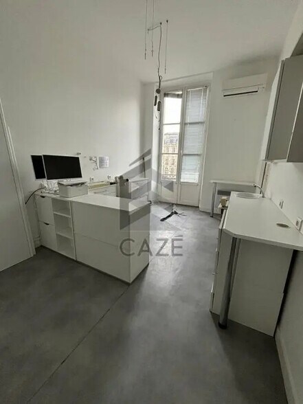 Bureau dans Bordeaux à vendre - Photo de l’immeuble – Image 2 sur 5