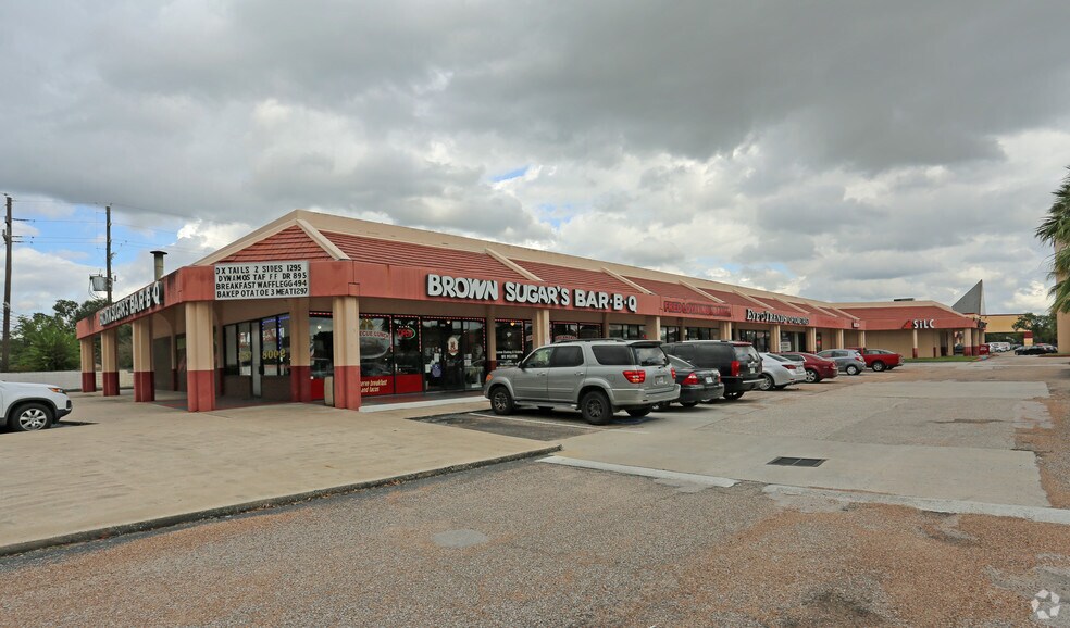 111-191 Greens Rd, Houston, TX à louer - Photo principale – Image 2 sur 5