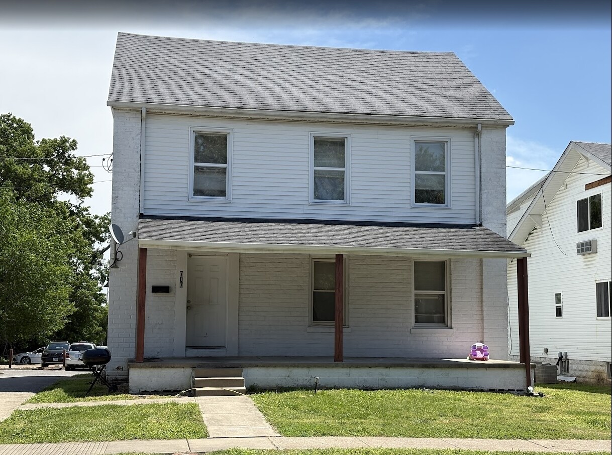 707 S Poplar St, Carbondale, IL à vendre Photo principale– Image 1 sur 2