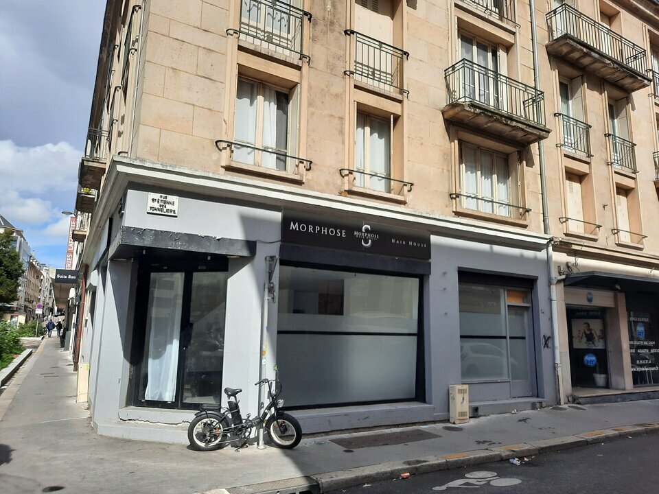 Local commercial dans Rouen à louer Photo de l’immeuble– Image 1 sur 8