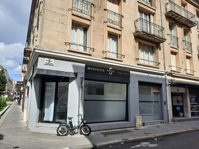 Plus de détails pour Local commercial à louer