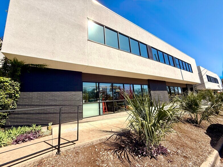 2400 Webberville Rd, Austin, TX à vendre - Photo de l’immeuble – Image 3 sur 18