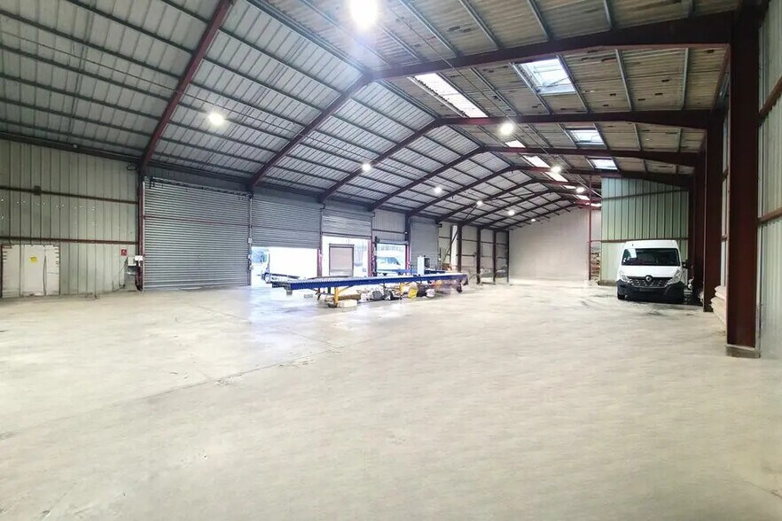 Local d'activités dans Peyrehorade à vendre - Photo de l’immeuble – Image 2 sur 4