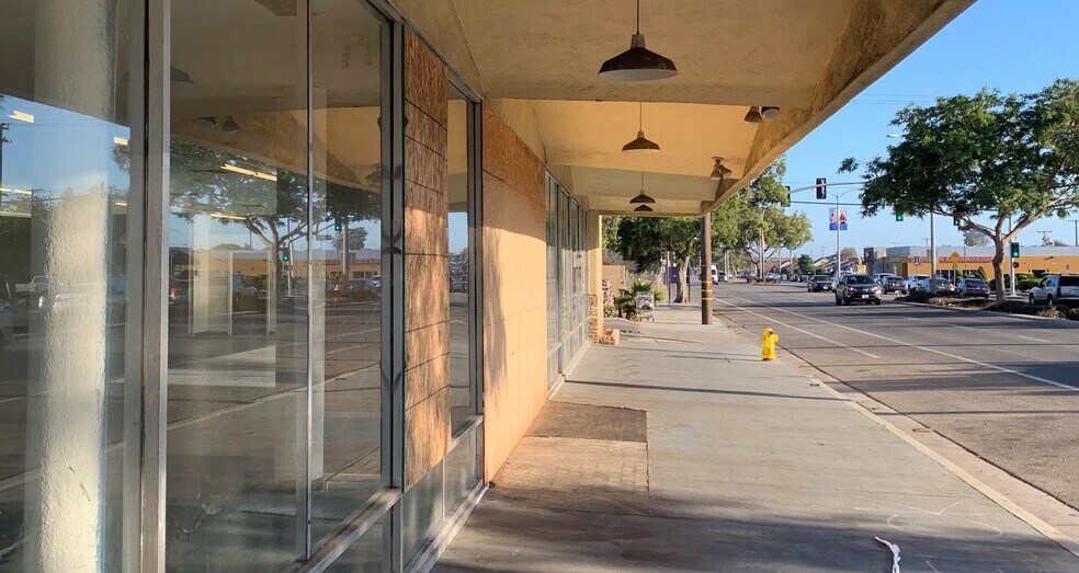 1258 Saviers Rd, Oxnard, CA à louer - Photo de l’immeuble – Image 2 sur 7