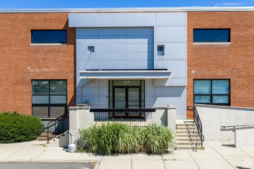 301 Island Rd, Mahwah, NJ à louer - Photo de l’immeuble – Image 3 sur 25