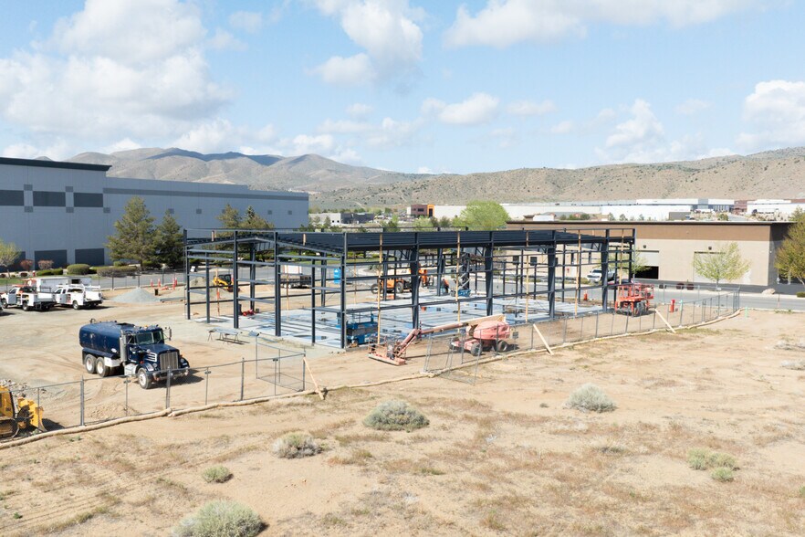 140 Design Place, Sparks, NV à louer - Photo de l’immeuble – Image 3 sur 5