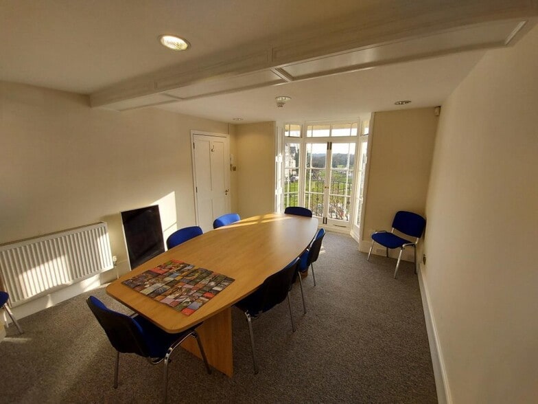 22 Mount Ephraim Rd, Tunbridge Wells à louer - Photo de l’immeuble – Image 3 sur 10