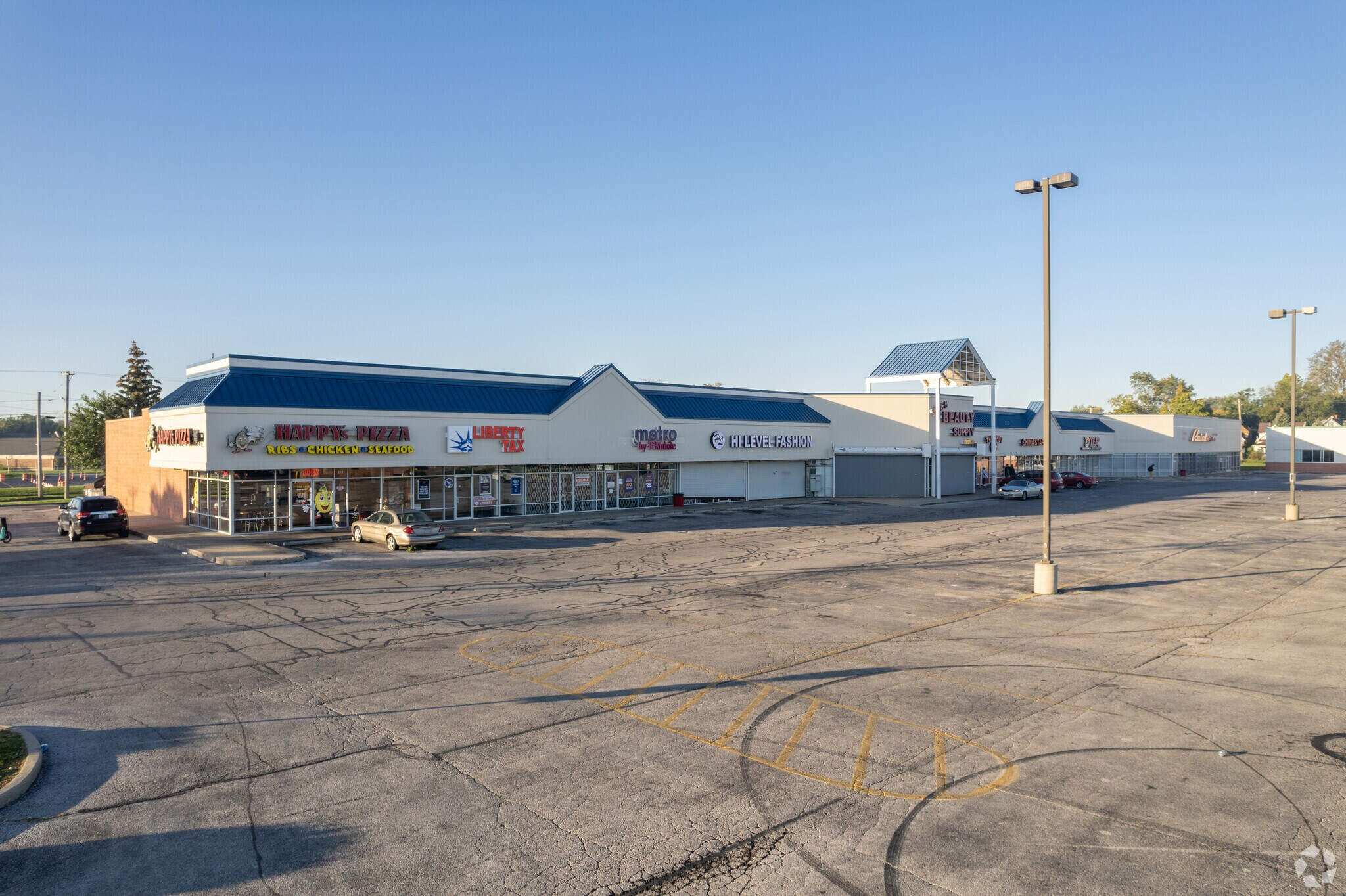 551 Dorr St, Toledo, OH à louer Photo de l’immeuble– Image 1 sur 7