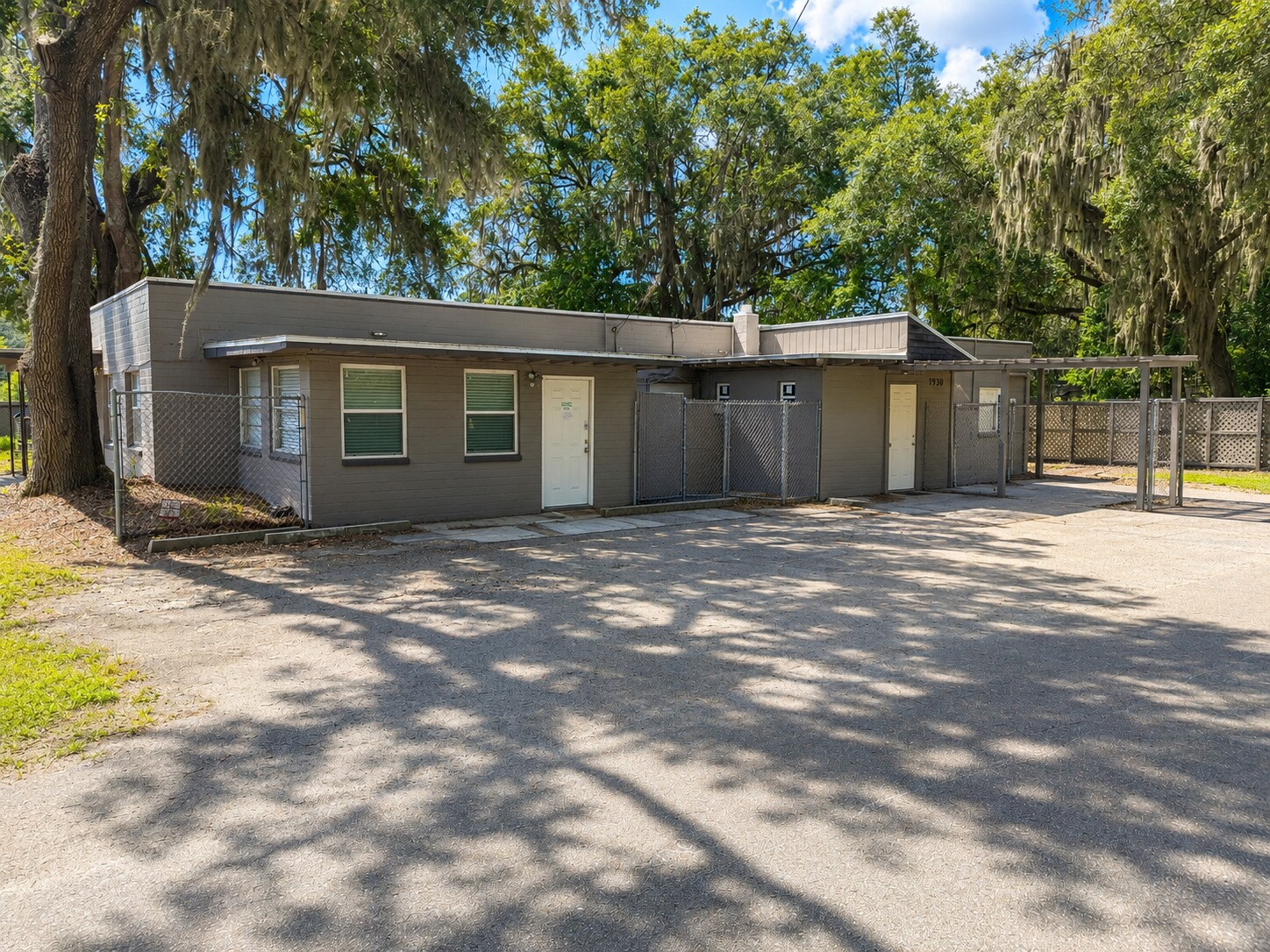 1930 NE Waldo Rd, Gainesville, FL à louer Photo intérieure– Image 1 sur 9
