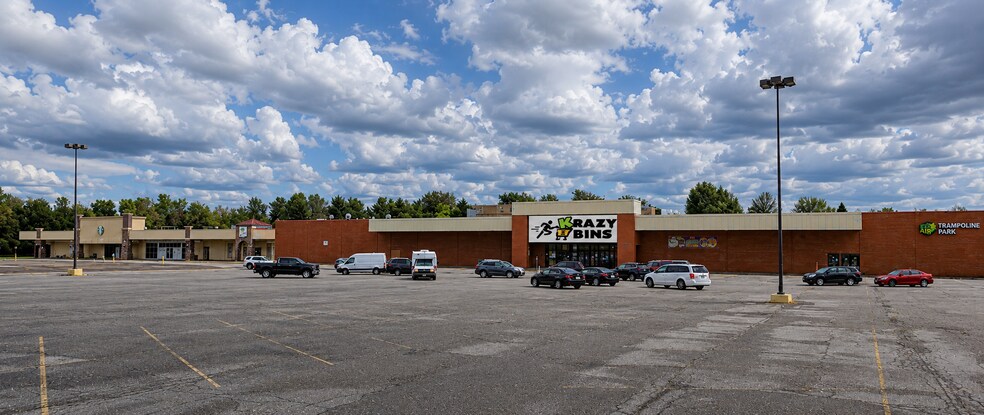 1886 Buchholzer Blvd, Akron, OH à louer - Photo de l’immeuble – Image 2 sur 5