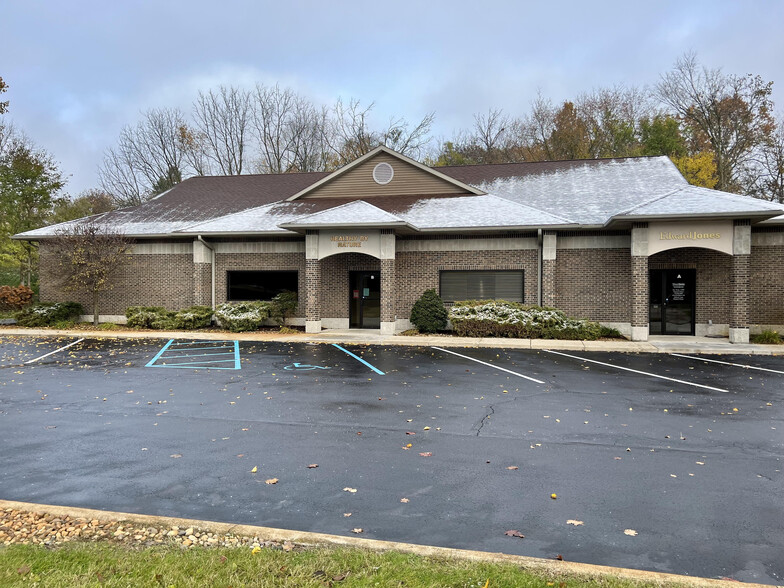 1514 E Bristol St, Elkhart, IN à louer - Photo de l’immeuble – Image 1 sur 2