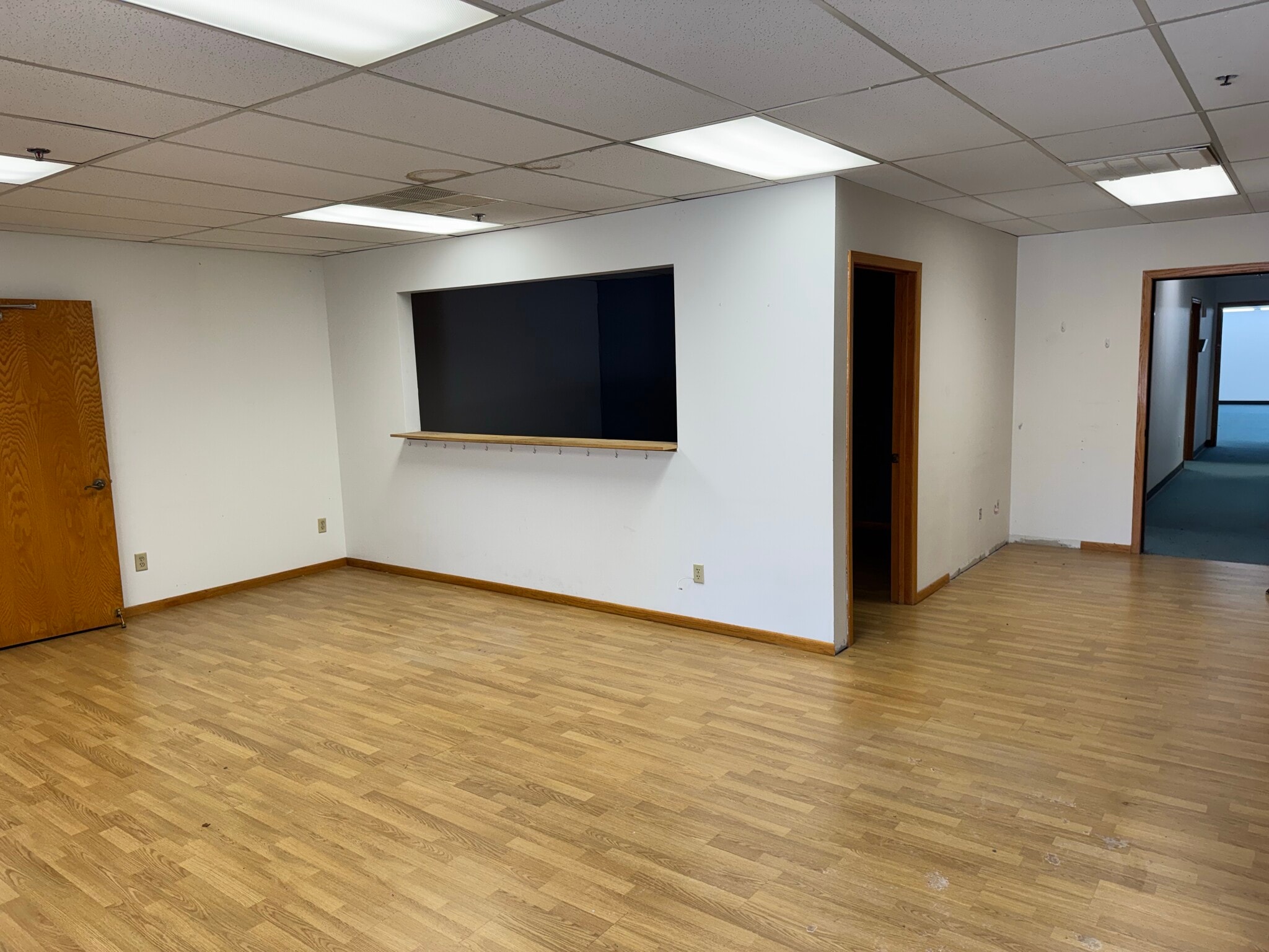 8000-8090 NE University Ave, Minneapolis, MN à louer Photo intérieure– Image 1 sur 4