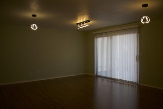 28 W Cortez Dr, Sedona, AZ à louer Photo de l’immeuble– Image 1 sur 6