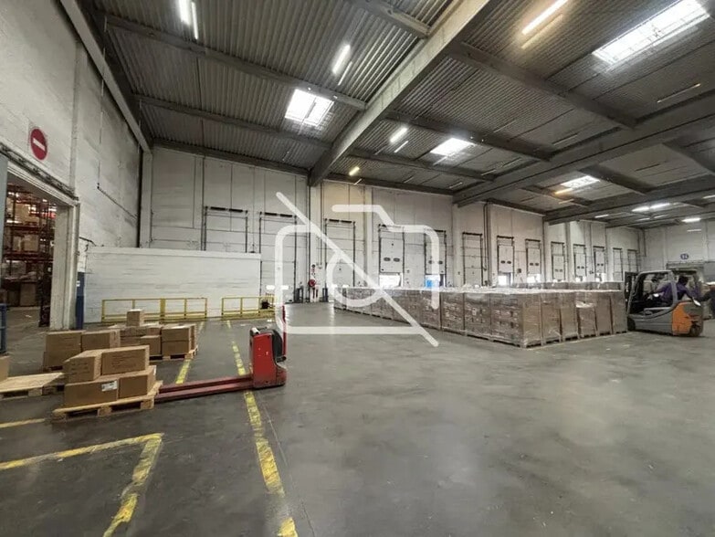 Industriel/Logistique dans Bondoufle à louer - Photo de l’immeuble – Image 2 sur 6