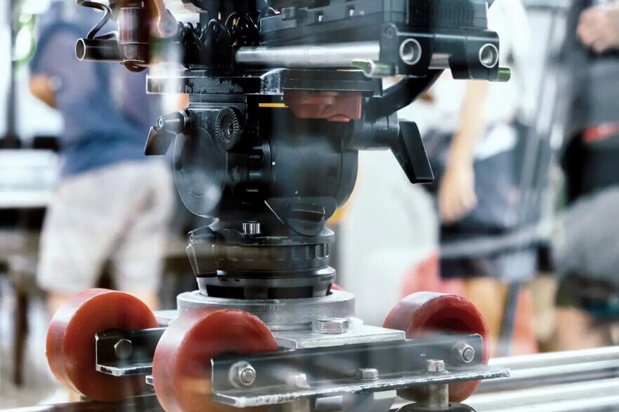 Local d'activités dans Igny à vendre - Photo de l’immeuble – Image 2 sur 4