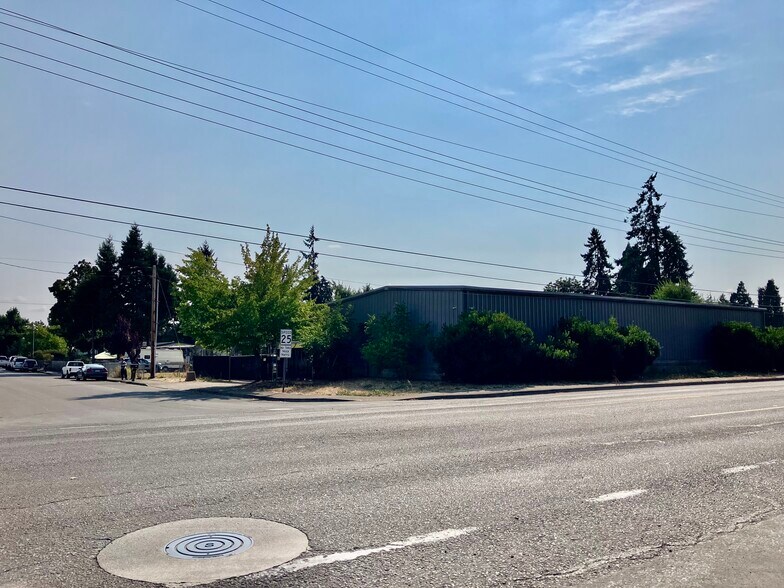 1440 32nd St, Springfield, OR à louer - Photo de l’immeuble – Image 2 sur 8