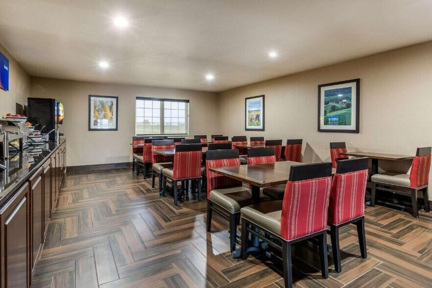 425 Timberland Dr, Story City, IA à vendre - Photo intérieure – Image 3 sur 6