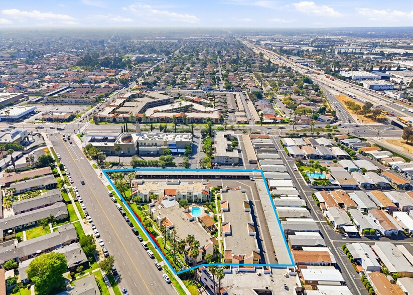 1251 N Placentia Ave, Anaheim, CA à vendre - Photo de l’immeuble – Image 3 sur 12