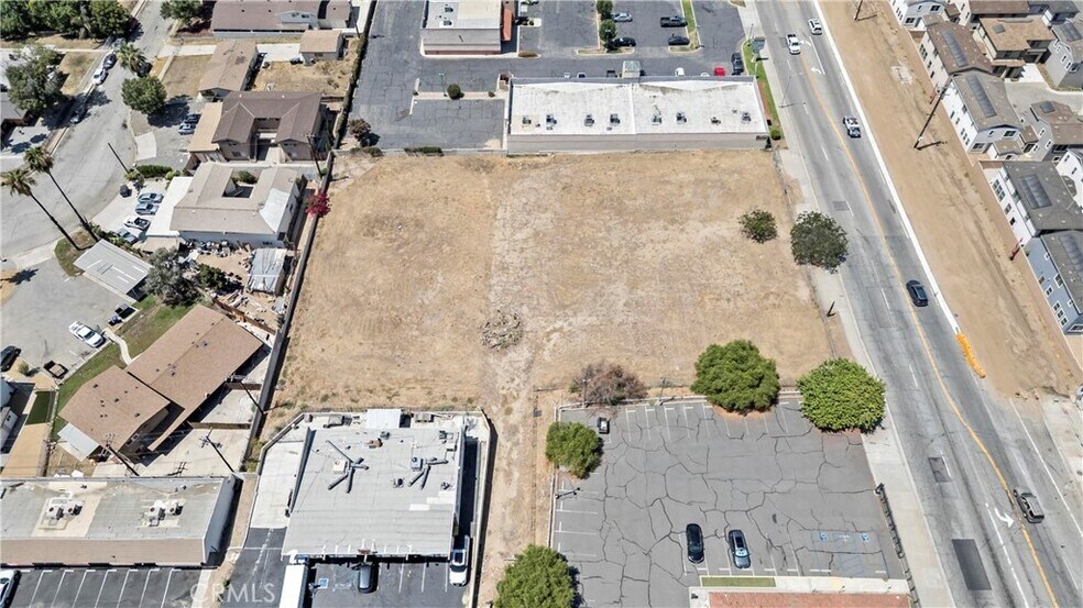 3553 Highland Ave, Highland, CA à vendre - Photo de l’immeuble – Image 3 sur 7