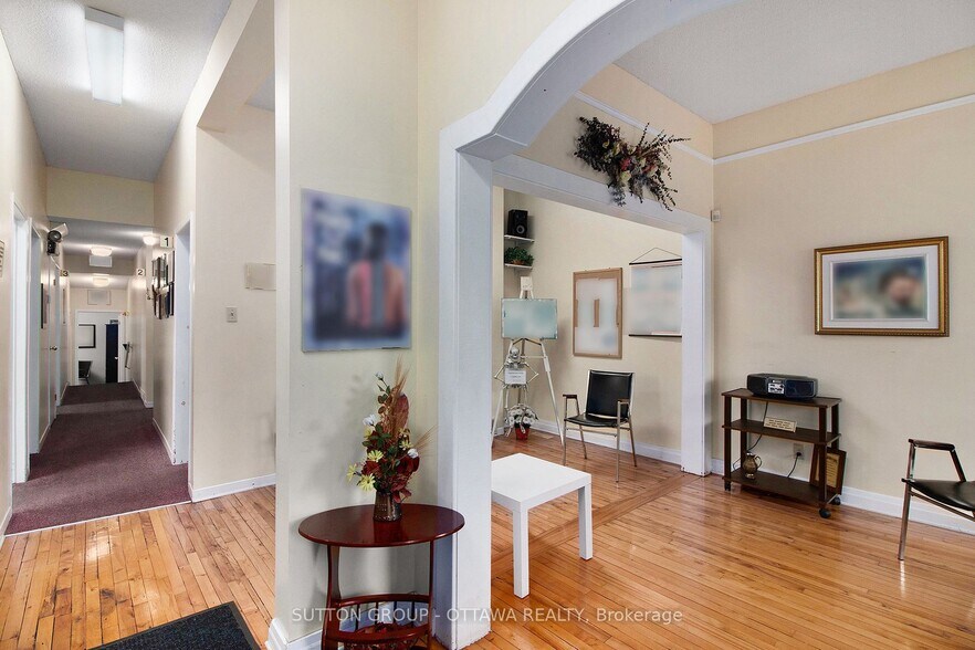 397 Montreal Rd, Ottawa, ON à vendre - Photo de l’immeuble – Image 3 sur 19