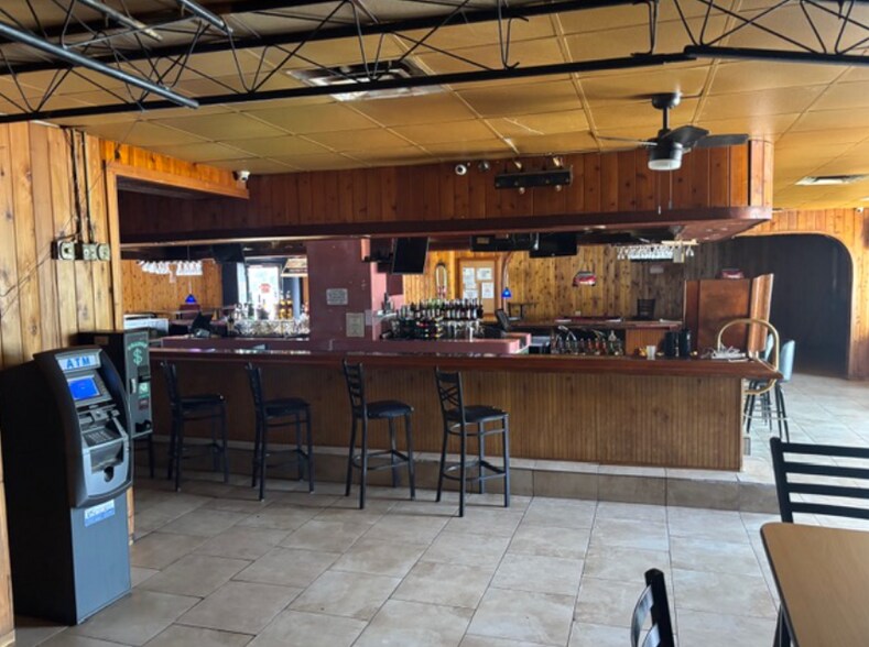 327 N Dixie Hwy, Lake Worth, FL à louer - Photo intérieure – Image 2 sur 5